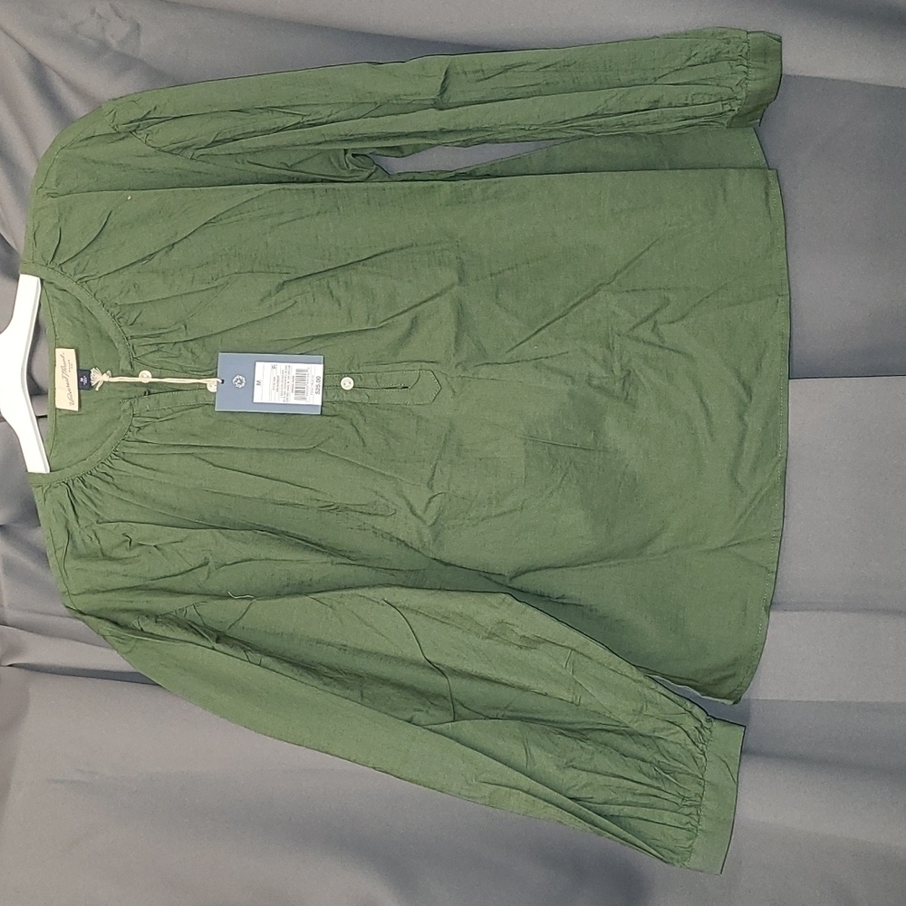 UNIVERSAL Threads Lightweight Long Sleeve Shirt, Green, Size Medium.